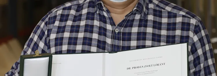 Dr. Prodán Zsolt a Magyar Érdemrend Lovagkeresztjével