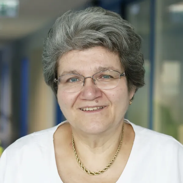 dr. Borbás Sarolta portré